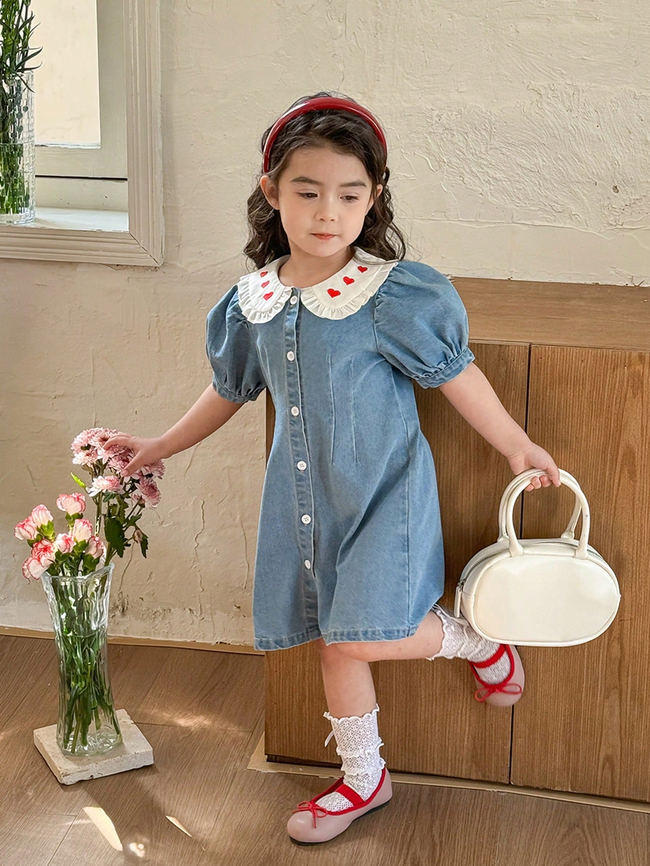 Vestido casual de mezclilla de talla para niña con cuello y mangas abullonadas