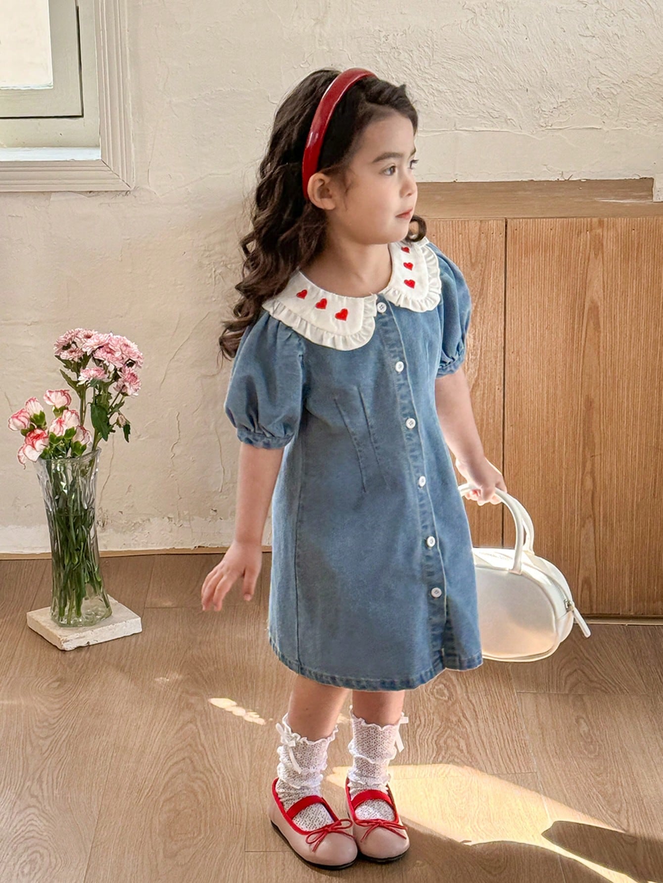 Vestido casual de mezclilla de talla para niña con cuello y mangas abullonadas