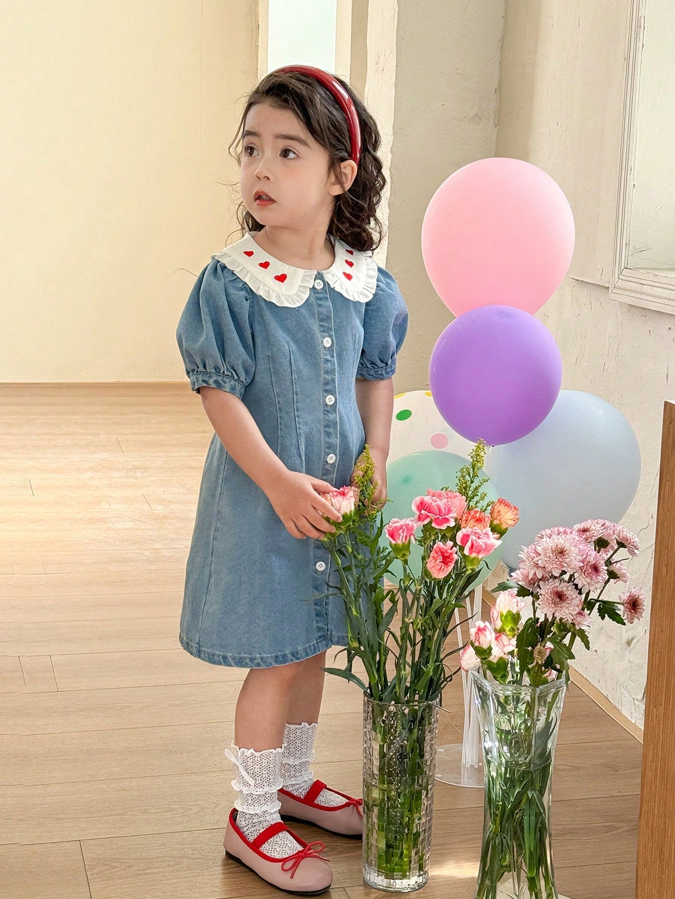 Vestido casual de mezclilla de talla para niña con cuello y mangas abullonadas