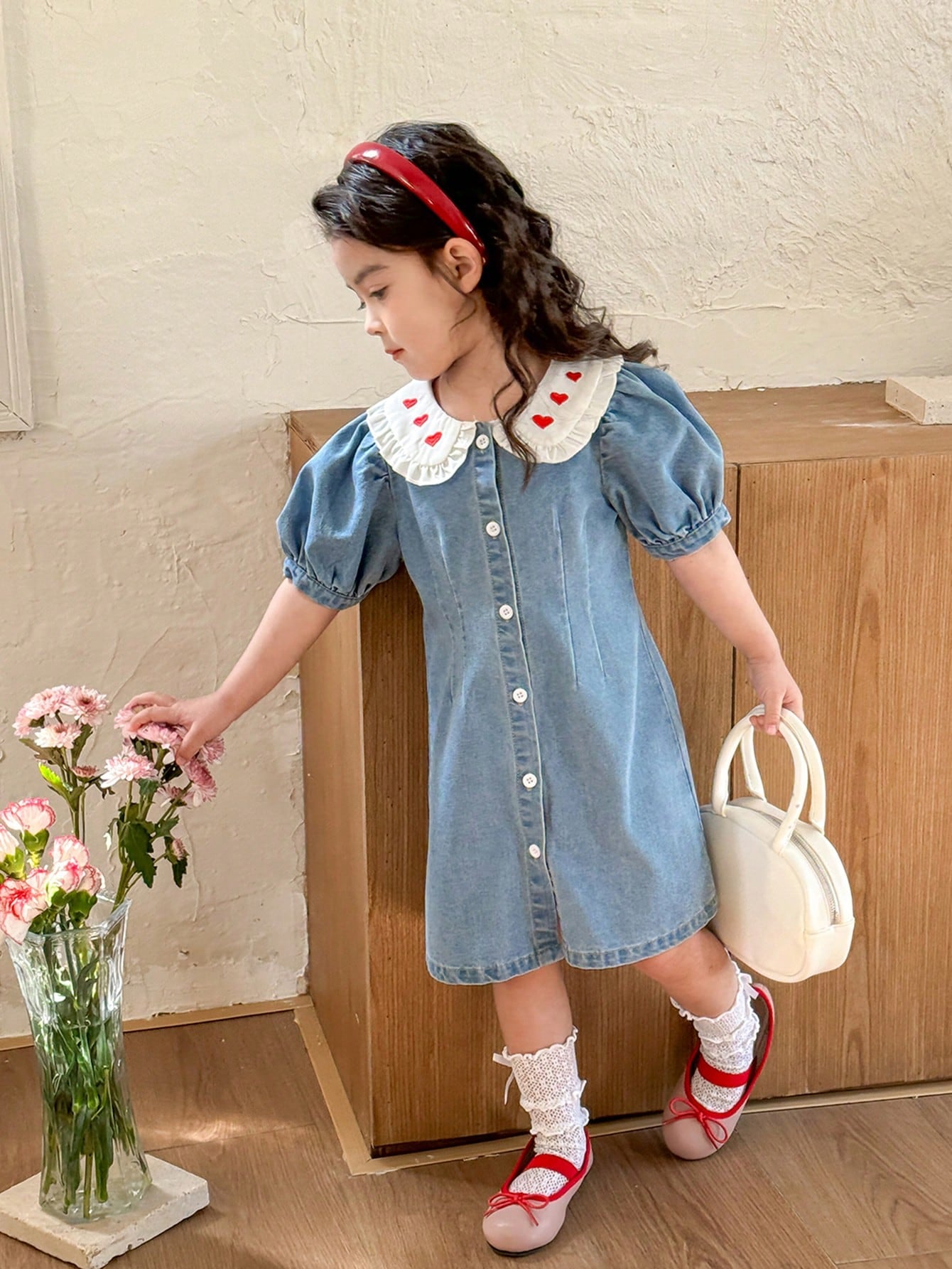 Vestido casual de mezclilla de talla para niña con cuello y mangas abullonadas