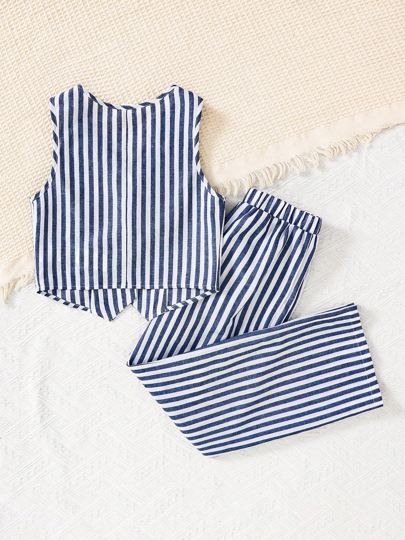 Conjunto de 2 piezas Chaleco a rayas contrastante y pantalones de pierna ancha, estilo casual de vacaciones