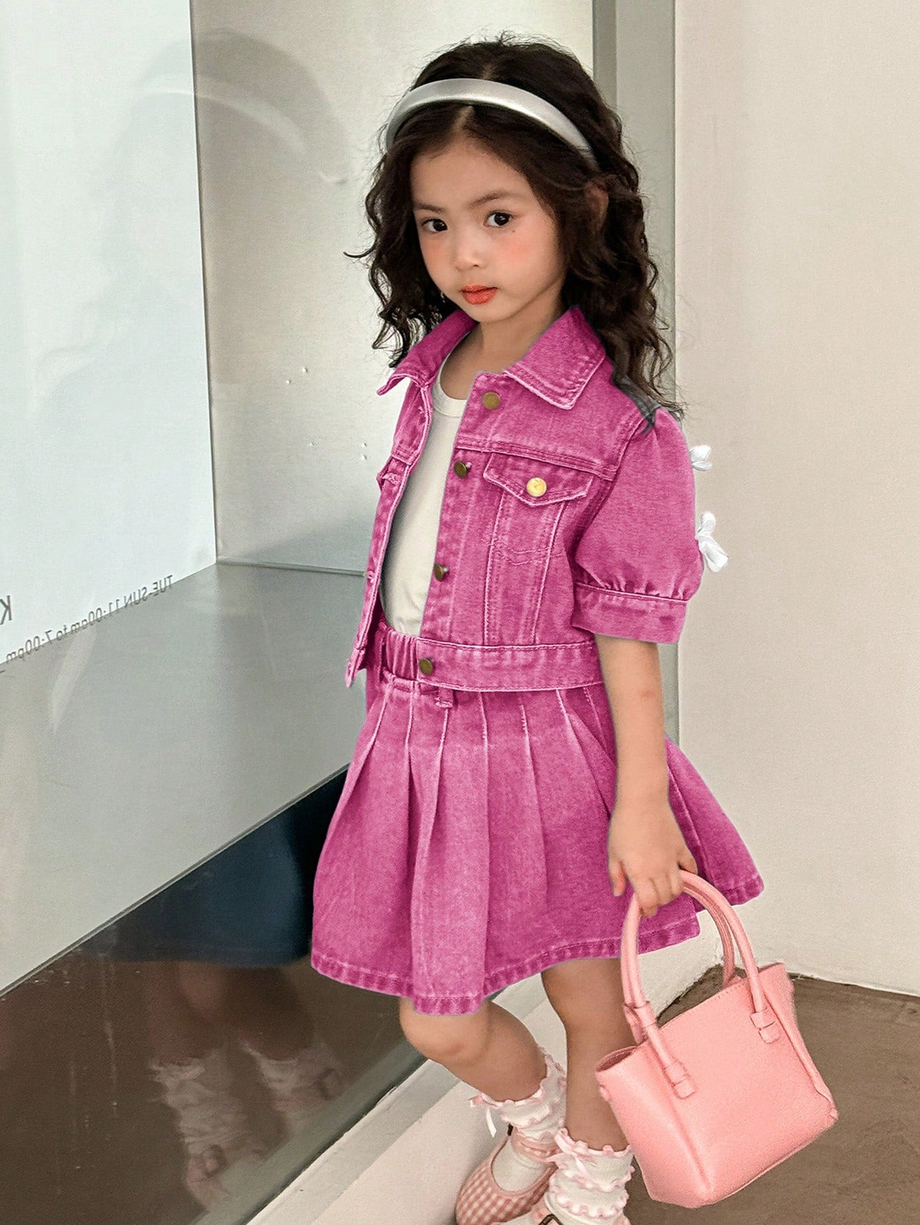 Conjunto de mezclilla casual y lindo con decoración de moño para niña joven