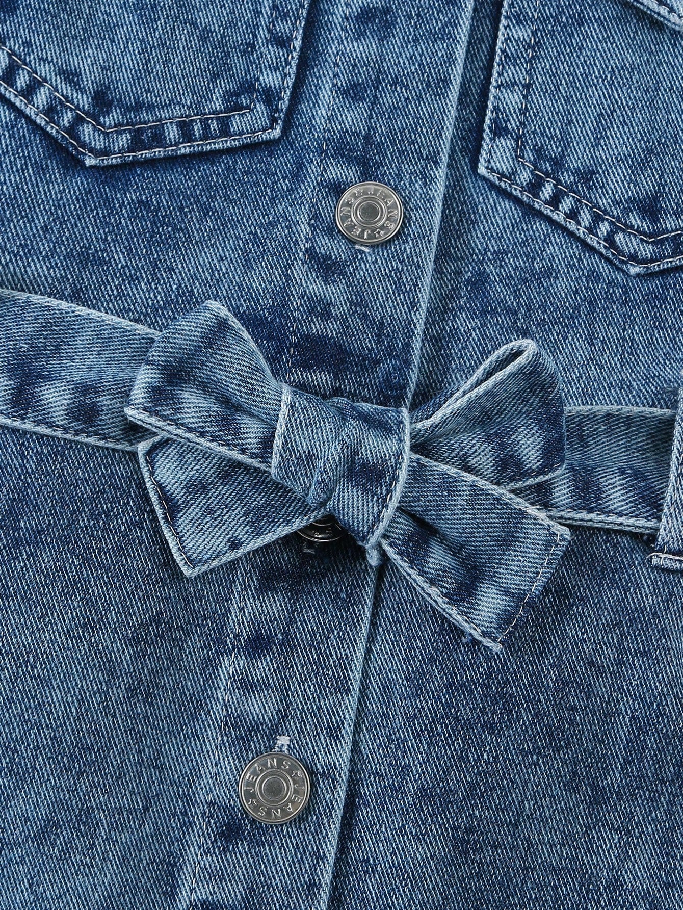 Vestido vaquero de manga corta con cinturon