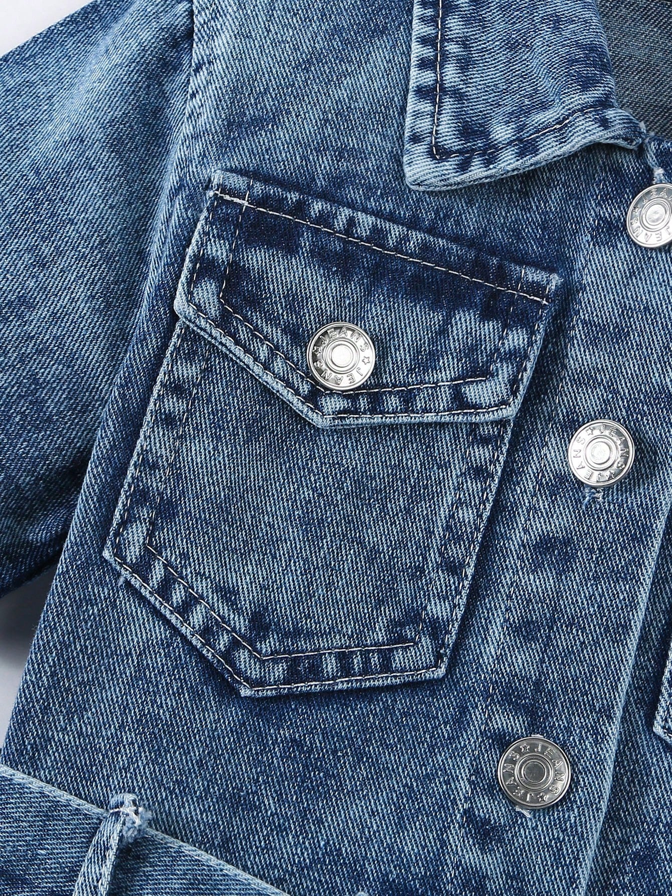 Vestido vaquero de manga corta con cinturon