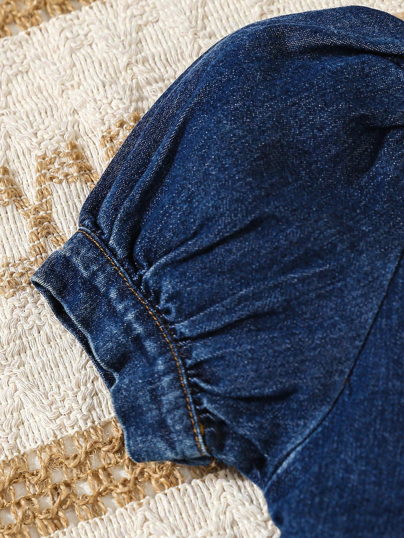 Chaqueta vaquera de manga abullonada con falda vaquera acampanada y cinturón, conjunto de moda casual