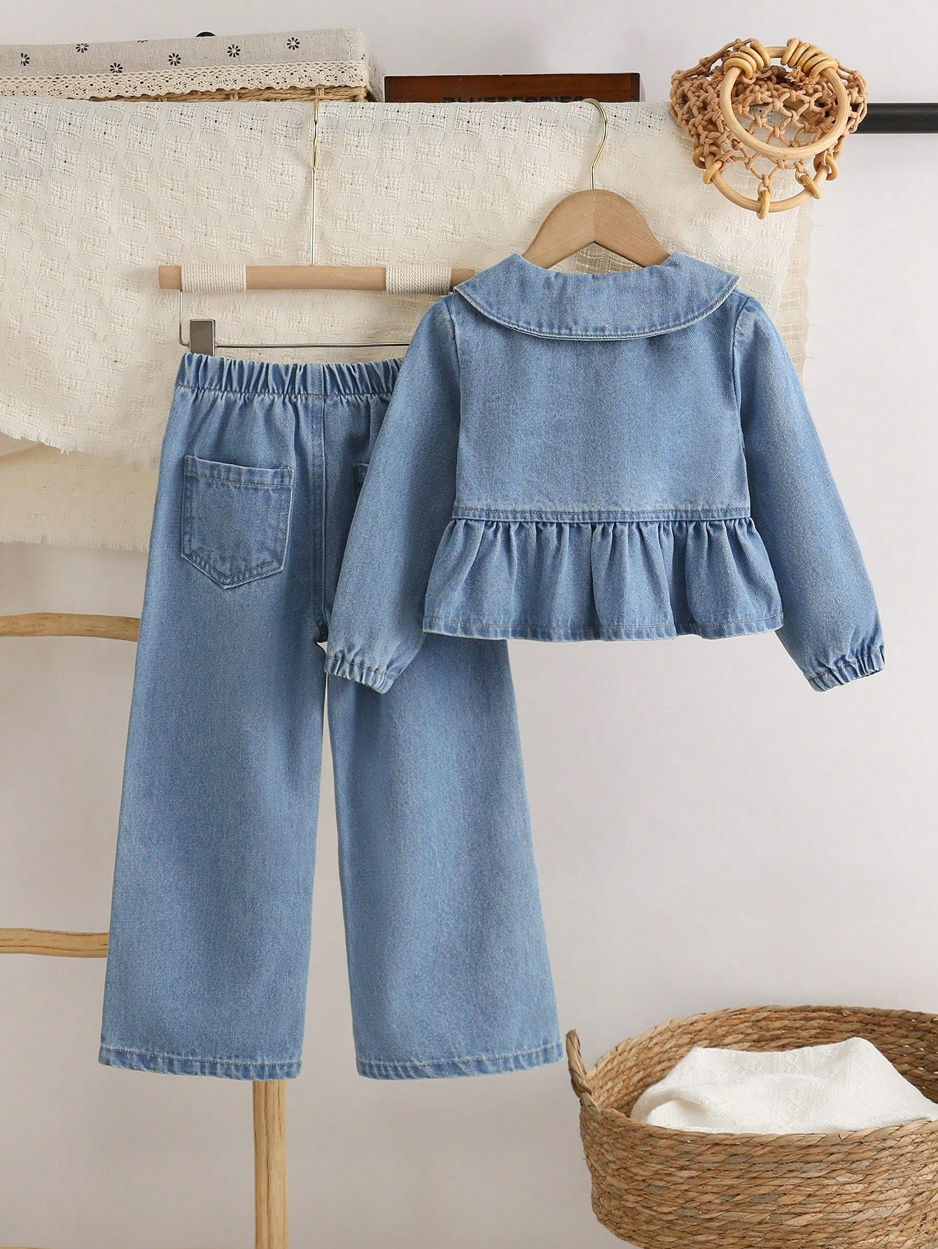 Set de 2 piezas: Blusa con cuello Peter Pan dulce y linda para niñas pequeñas, combinada con pantalones vaqueros azules simples y casuales para exteriores, nueva llegada de otoño/invierno