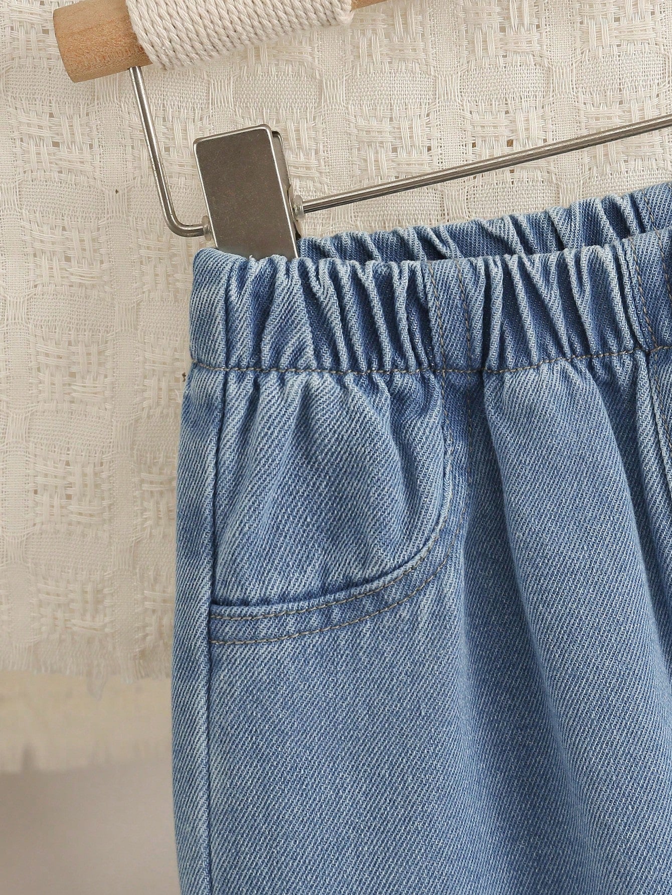 Set de 2 piezas: Blusa con cuello Peter Pan dulce y linda para niñas pequeñas, combinada con pantalones vaqueros azules simples y casuales para exteriores, nueva llegada de otoño/invierno