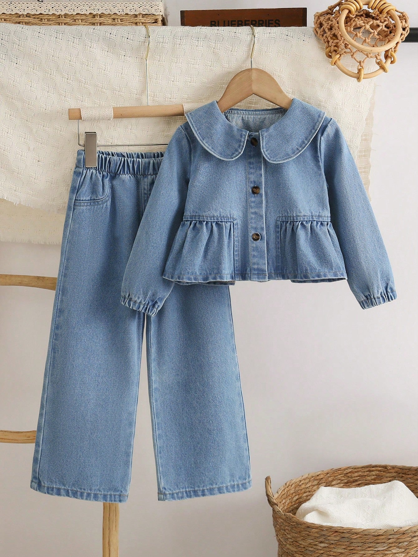 Set de 2 piezas: Blusa con cuello Peter Pan dulce y linda para niñas pequeñas, combinada con pantalones vaqueros azules simples y casuales para exteriores, nueva llegada de otoño/invierno