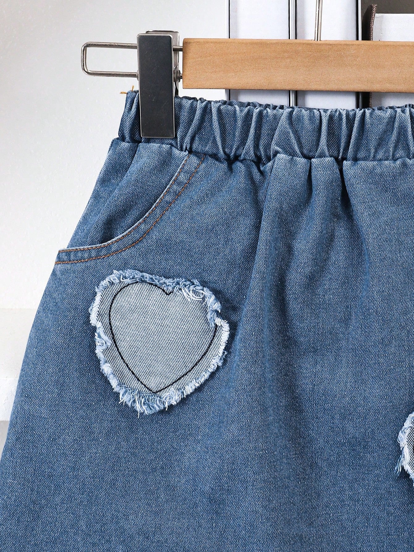 Conjunto de 2 piezas de chaqueta de manga larga con cuello Peter Pan y bordado de corazón, y falda vaquera con bordado de corazón para niñas pequeñas, conjunto de atuendos casuales para otoño/invierno