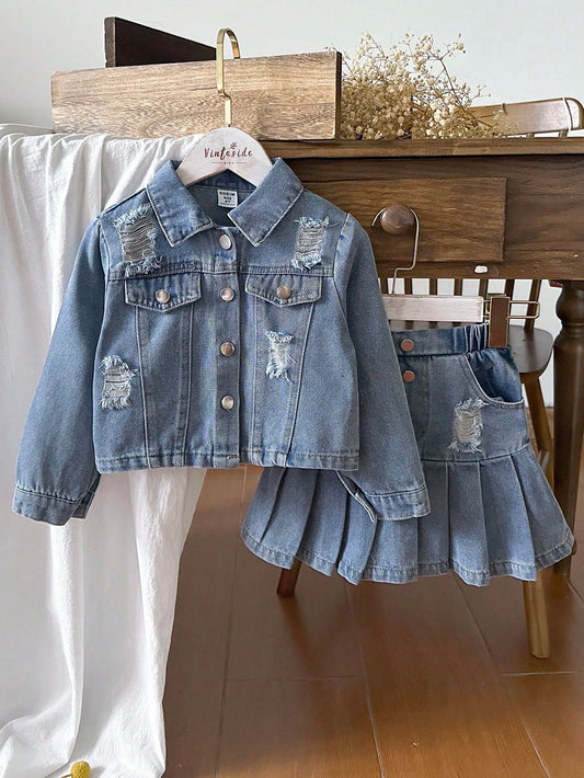 SHEIN Vintaside Kids Conjunto de 2 piezas para volver al colegio para niñas - Chaqueta de algodón azul vaquero lavado a la piedra de manga larga con efecto desgastado, combinada con falda plisada