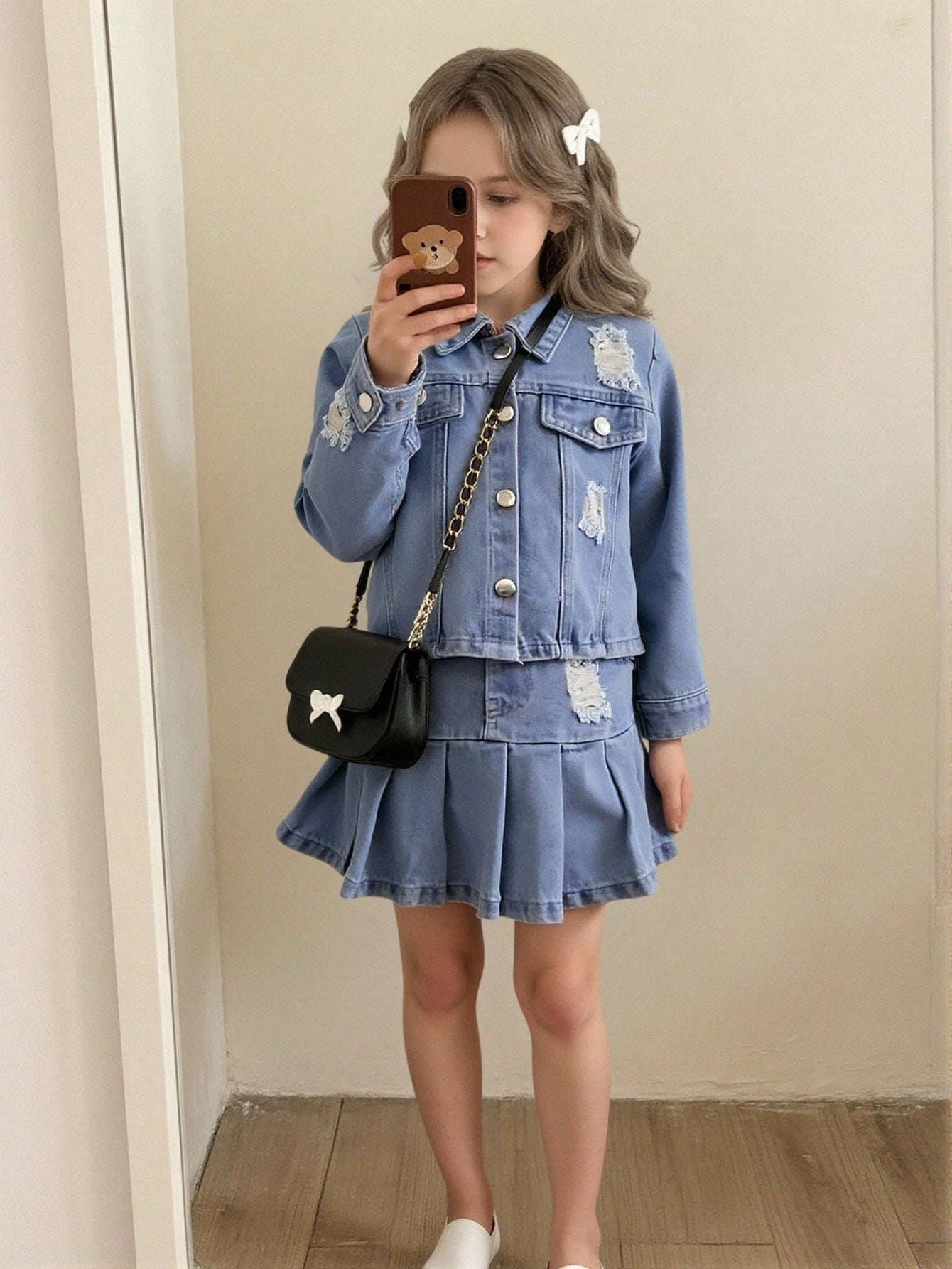 SHEIN Vintaside Kids Conjunto de 2 piezas para volver al colegio para niñas - Chaqueta de algodón azul vaquero lavado a la piedra de manga larga con efecto desgastado, combinada con falda plisada