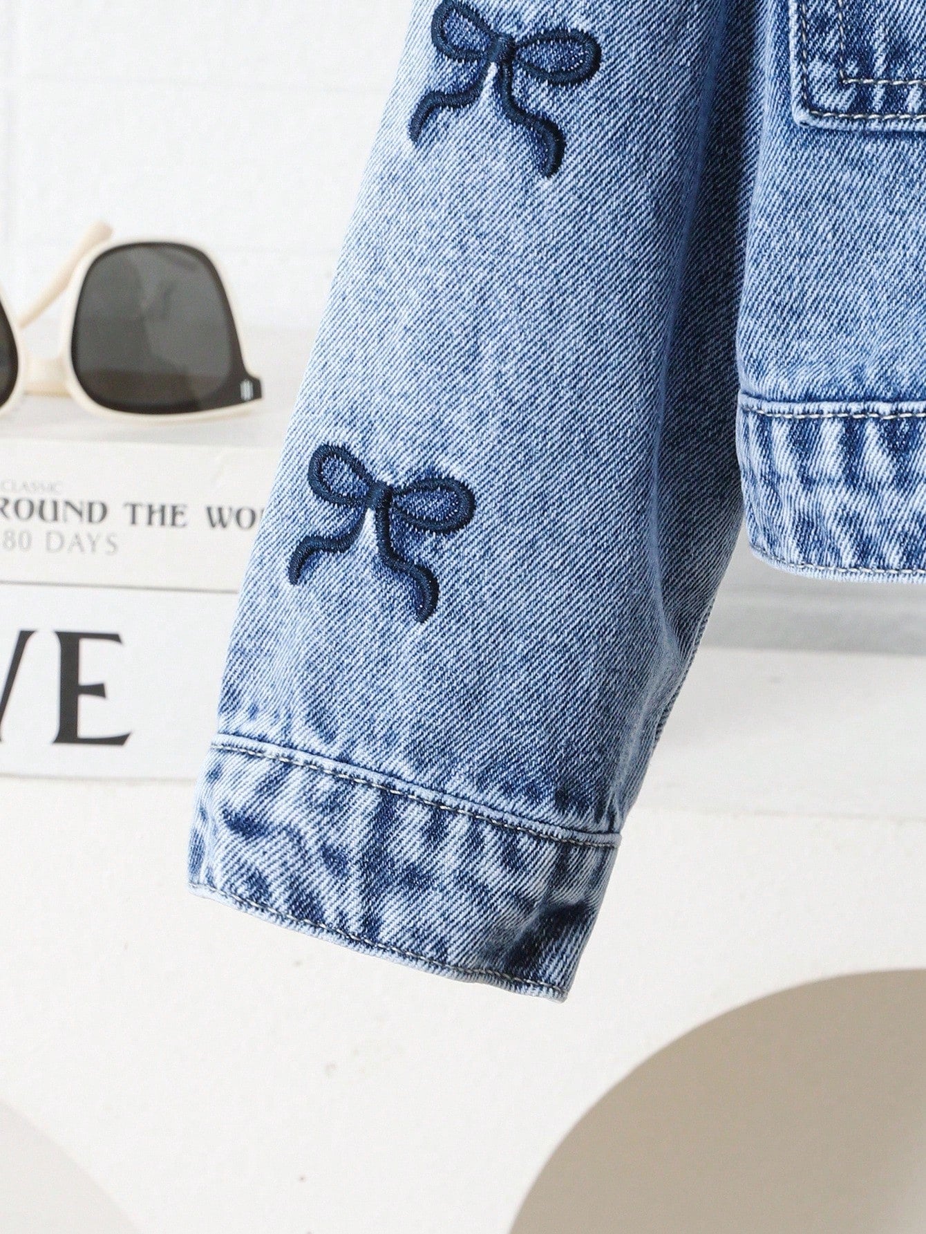 2 piezas Conjunto de niña de mezclilla - Chaqueta de mezclilla con bordado de mariposa + Pantalones de mezclilla de pierna ancha y suelta, Conjunto casual de estilo coreano de moda para niños en otoño/invierno