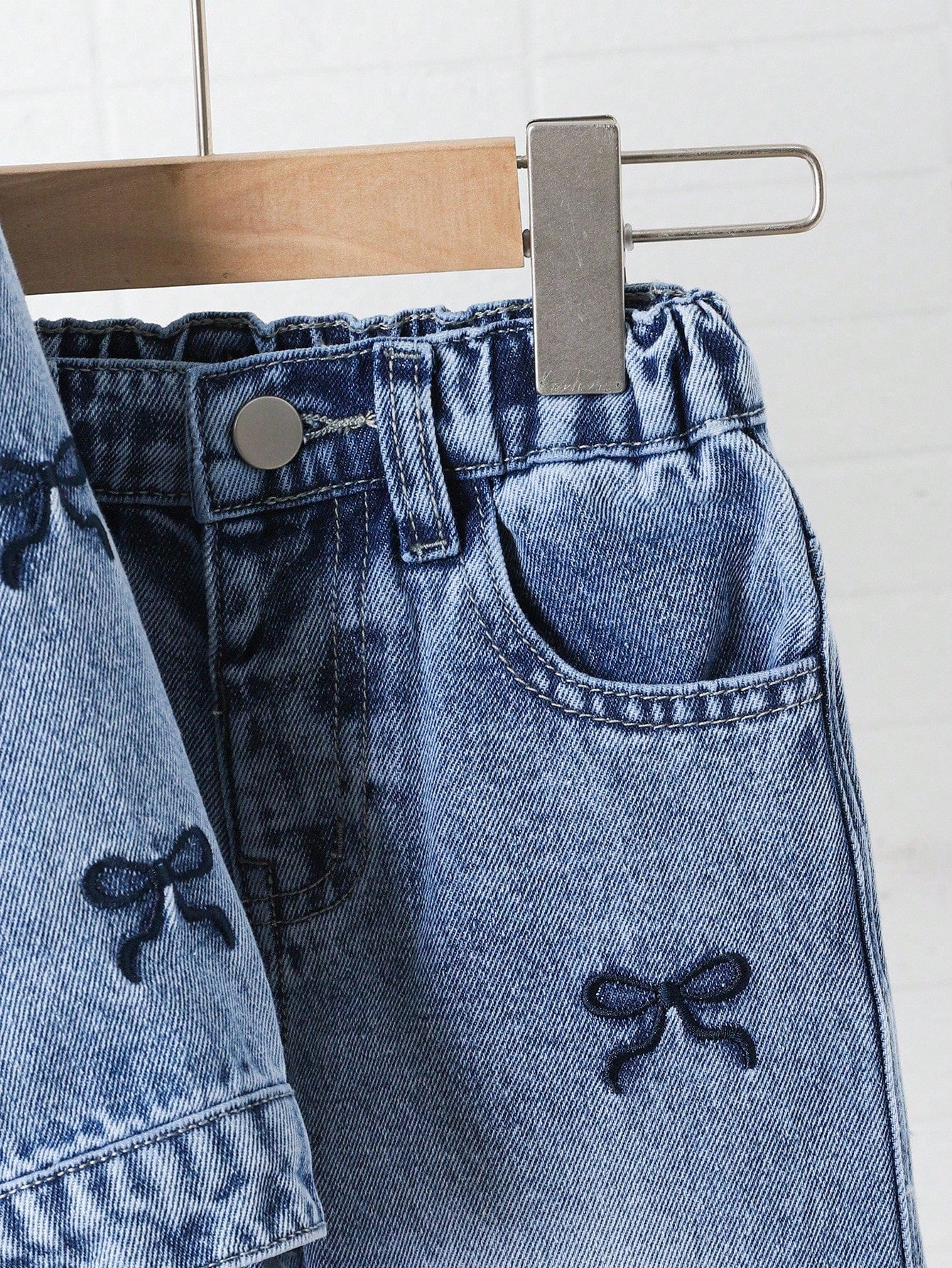 2 piezas Conjunto de niña de mezclilla - Chaqueta de mezclilla con bordado de mariposa + Pantalones de mezclilla de pierna ancha y suelta, Conjunto casual de estilo coreano de moda para niños en otoño/invierno