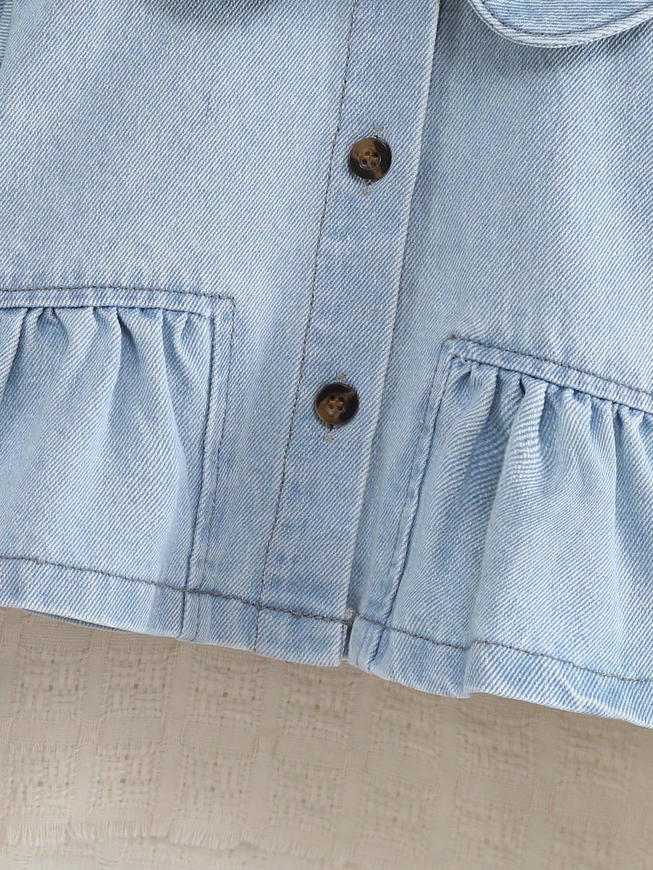 Set de 2 piezas: Blusa con cuello Peter Pan dulce y linda para niñas pequeñas, combinada con pantalones vaqueros azules simples y casuales para exteriores, nueva llegada de otoño/invierno