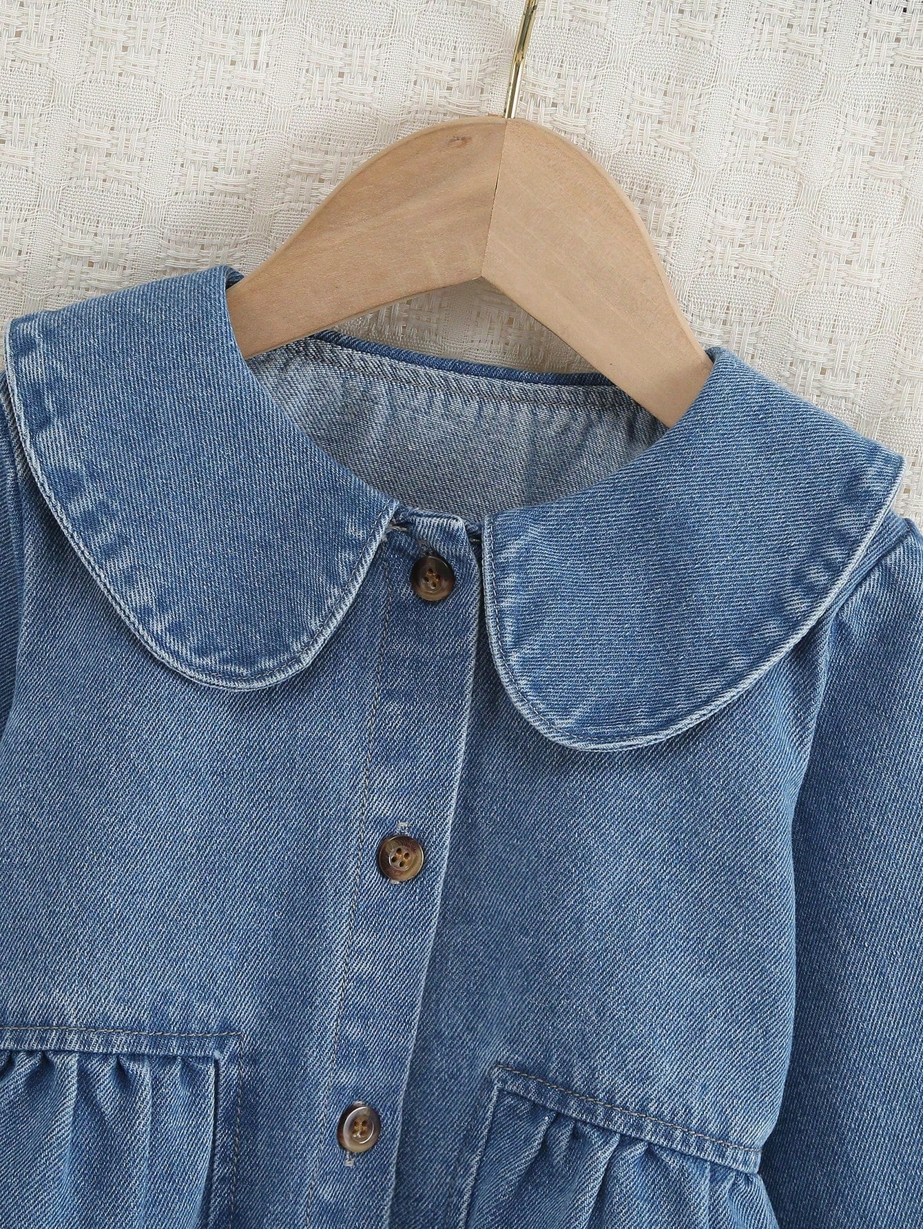 Set de 2 piezas: Blusa con cuello Peter Pan dulce y linda para niñas pequeñas, combinada con pantalones vaqueros azules simples y casuales para exteriores, nueva llegada de otoño/invierno