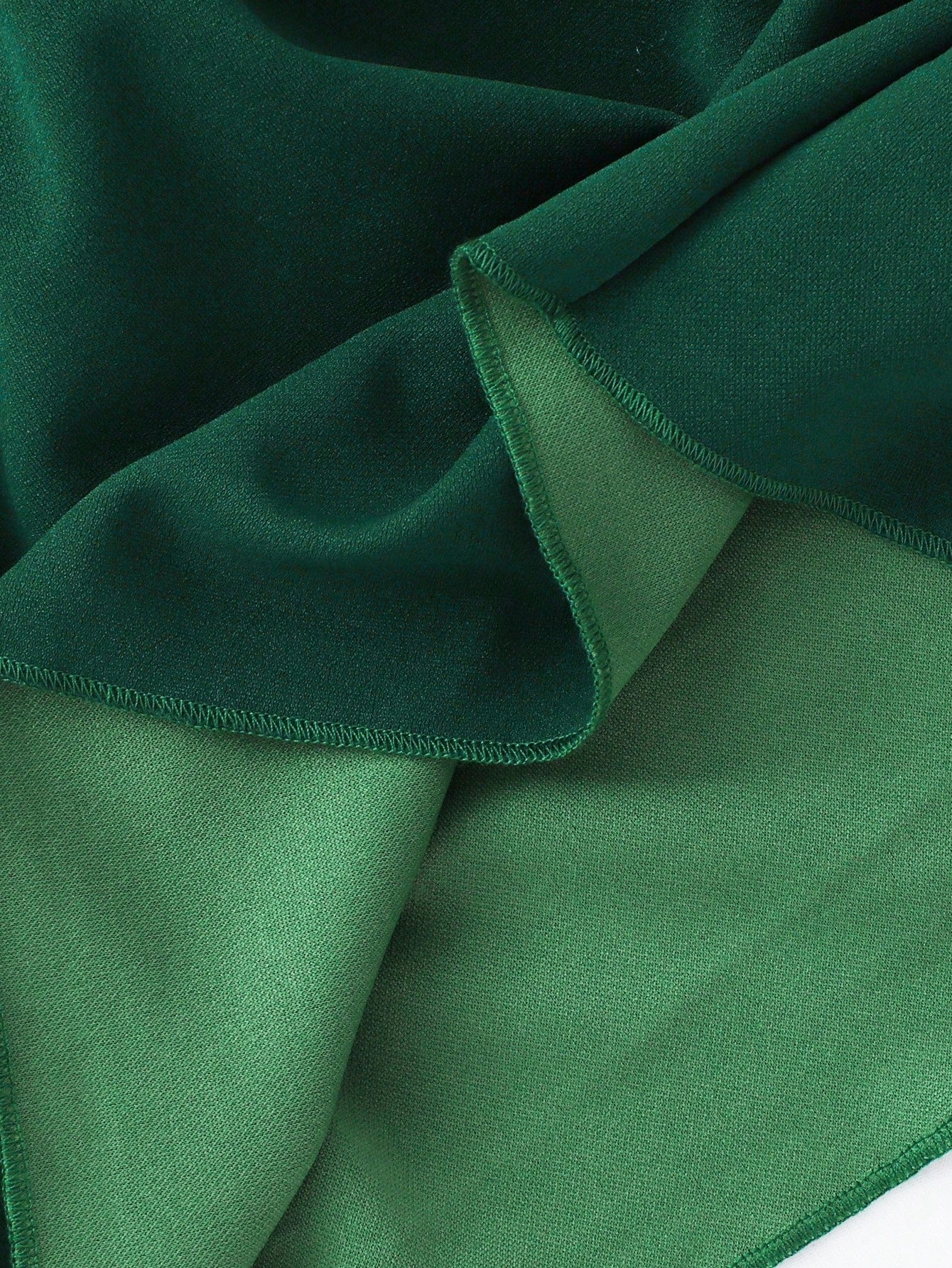 Vestido con chaqueta de manga abullonada, cuello y bolsillo, en unicolor