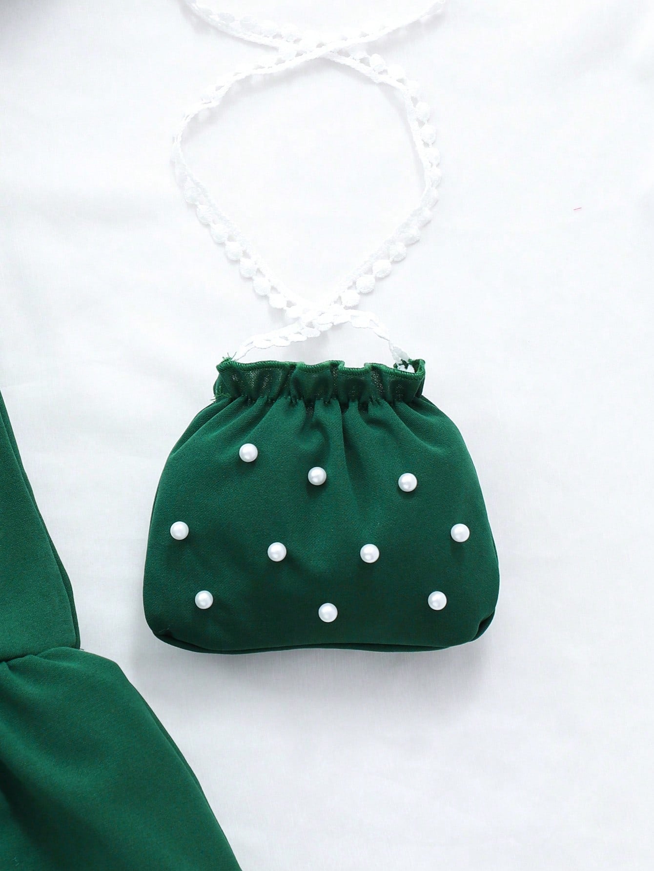 Vestido con chaqueta de manga abullonada, cuello y bolsillo, en unicolor