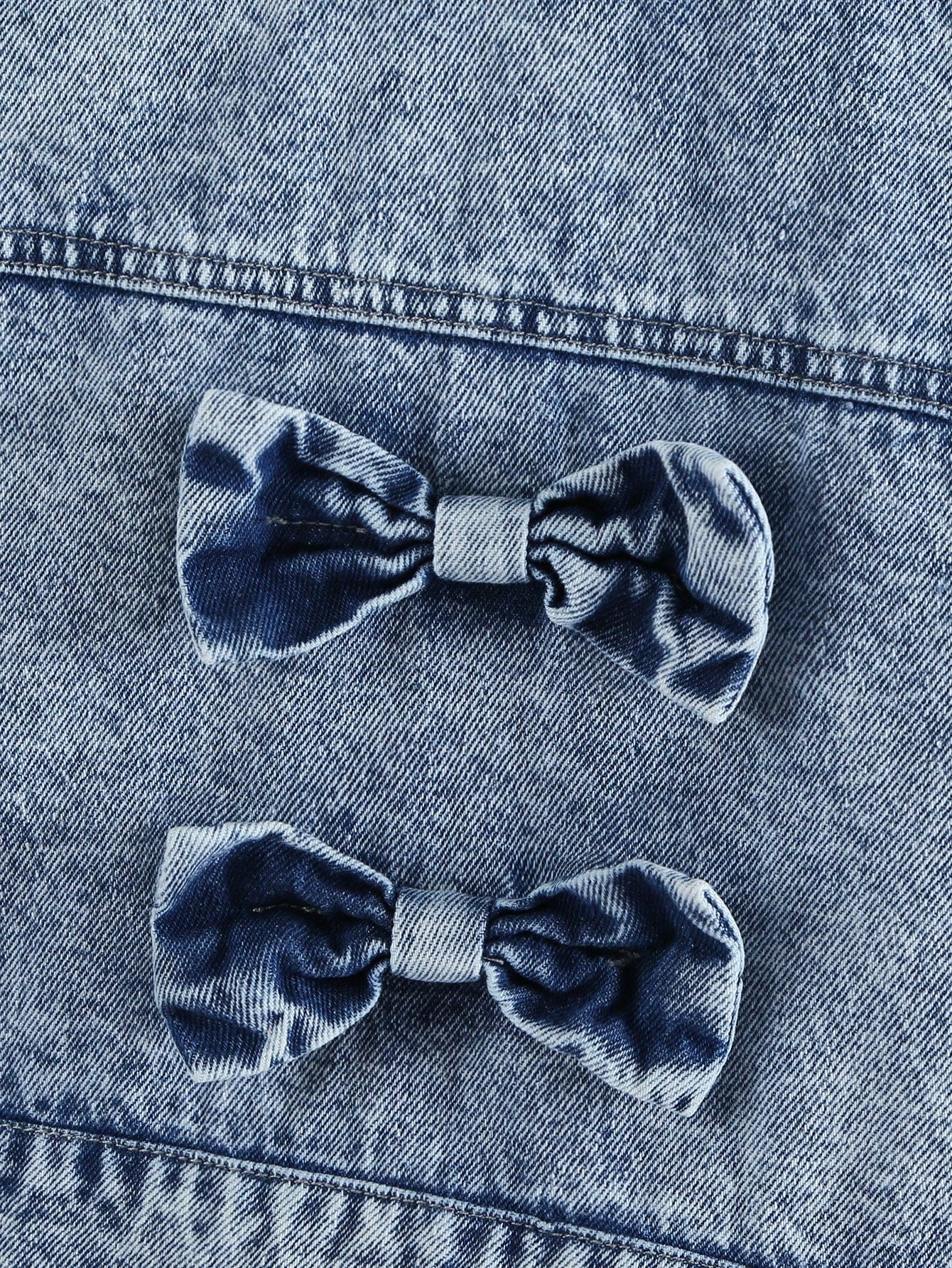 2 piezas Conjunto informal para niñas, chaqueta de camisa de mezclilla con cuello de lazo y copos de nieve cómoda y linda, y pantalones de mezclilla rectos y sueltos de pierna larga y vintage