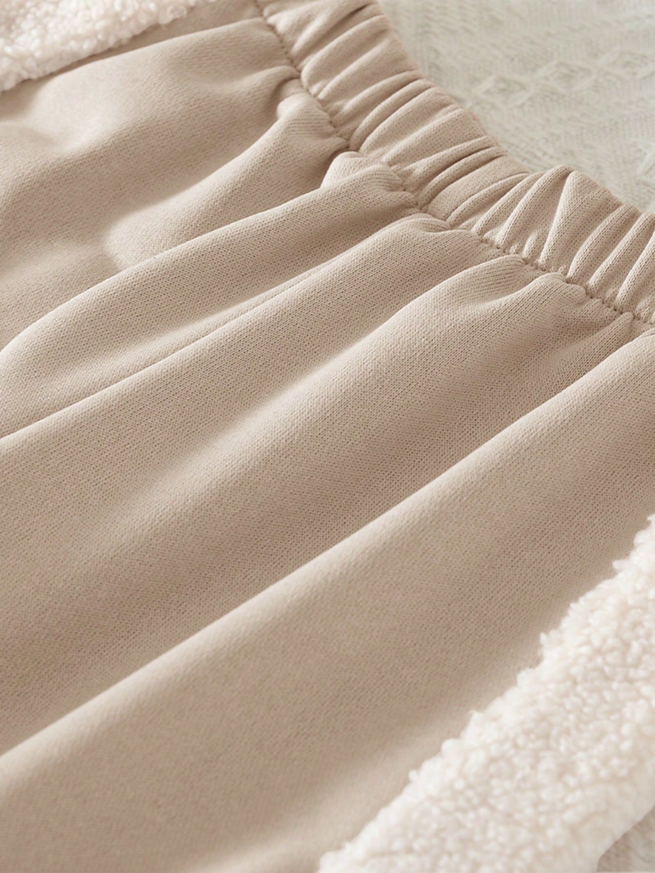 Young Girls Letter Embroidered Small Pocket Long Sleeved Patchwork Sweatershirt and Pants 2 Pieces Fall Spring Clothes Sets for Young Girl 3 to 7 Years