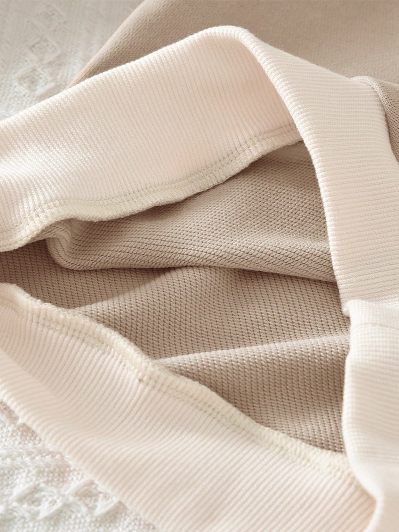 Young Girls Letter Embroidered Small Pocket Long Sleeved Patchwork Sweatershirt and Pants 2 Pieces Fall Spring Clothes Sets for Young Girl 3 to 7 Years